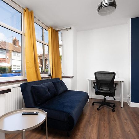 Comfy 3Br Home - Pool Table - Games - Sleeps 8 Manchester Bagian luar foto