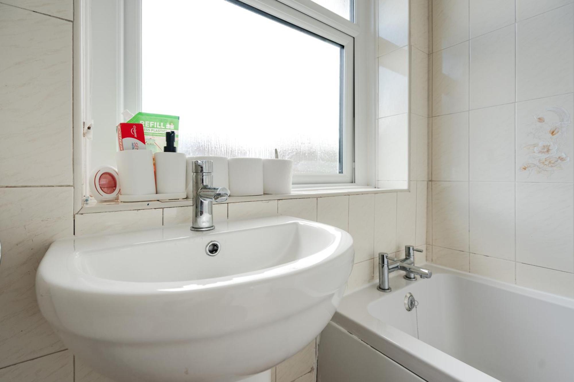 Comfy 3Br Home - Pool Table - Games - Sleeps 8 Manchester Bagian luar foto