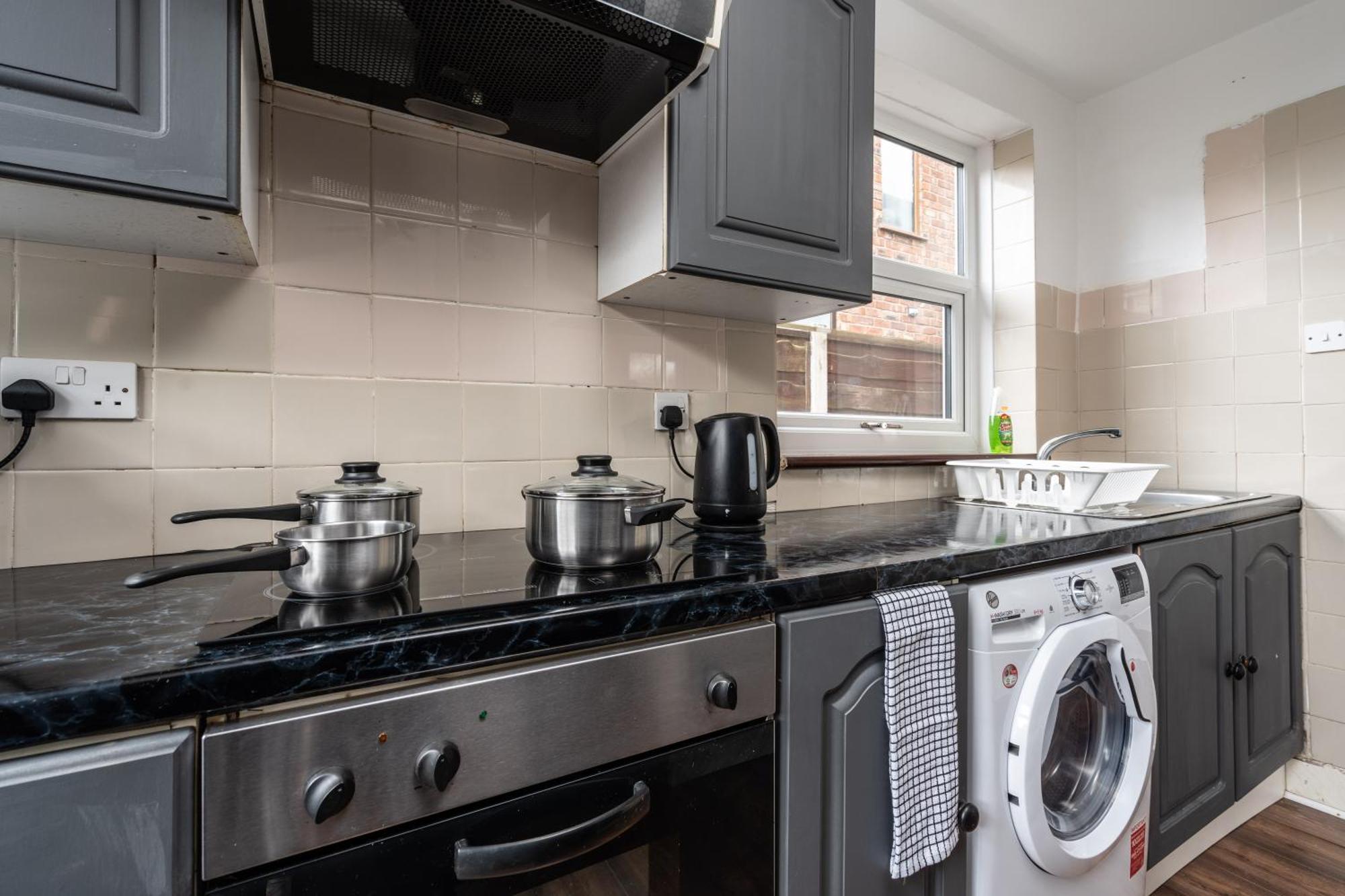 Comfy 3Br Home - Pool Table - Games - Sleeps 8 Manchester Bagian luar foto