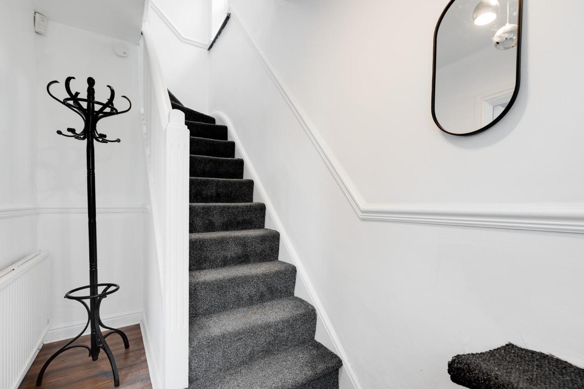 Comfy 3Br Home - Pool Table - Games - Sleeps 8 Manchester Bagian luar foto
