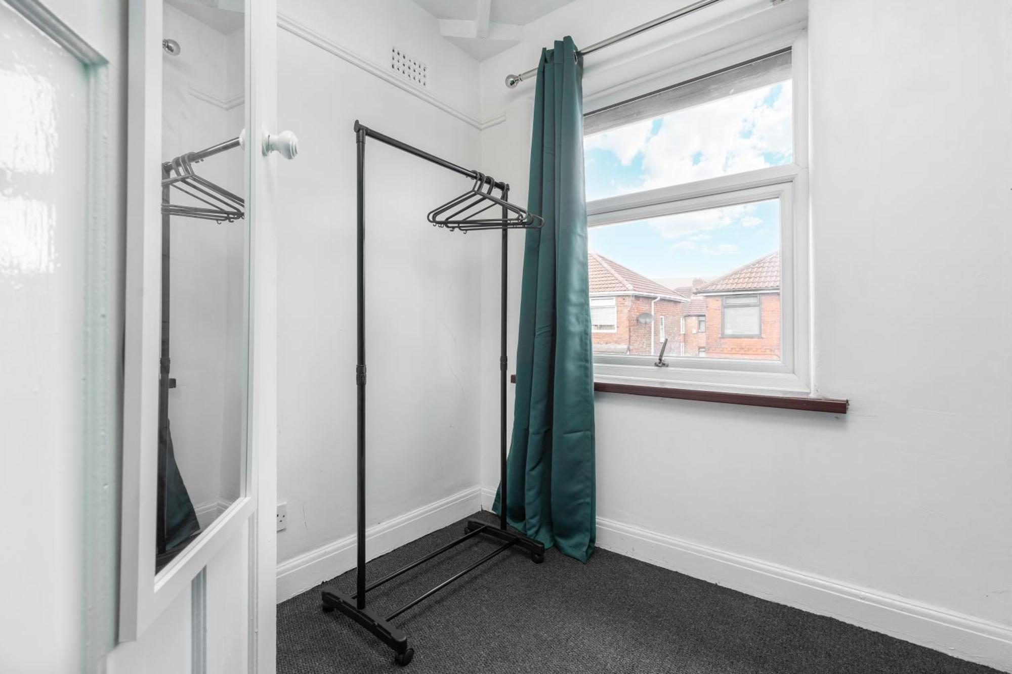 Comfy 3Br Home - Pool Table - Games - Sleeps 8 Manchester Bagian luar foto